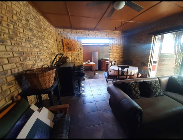 3 BEDROOM FREEHOLD FOR SALE IN MINNEBRON